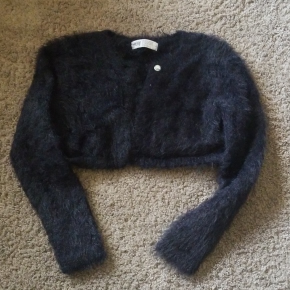 H&M Other - Girls H&M Cropped Sweater H&M Other - Girls H&M Cropped Sweater